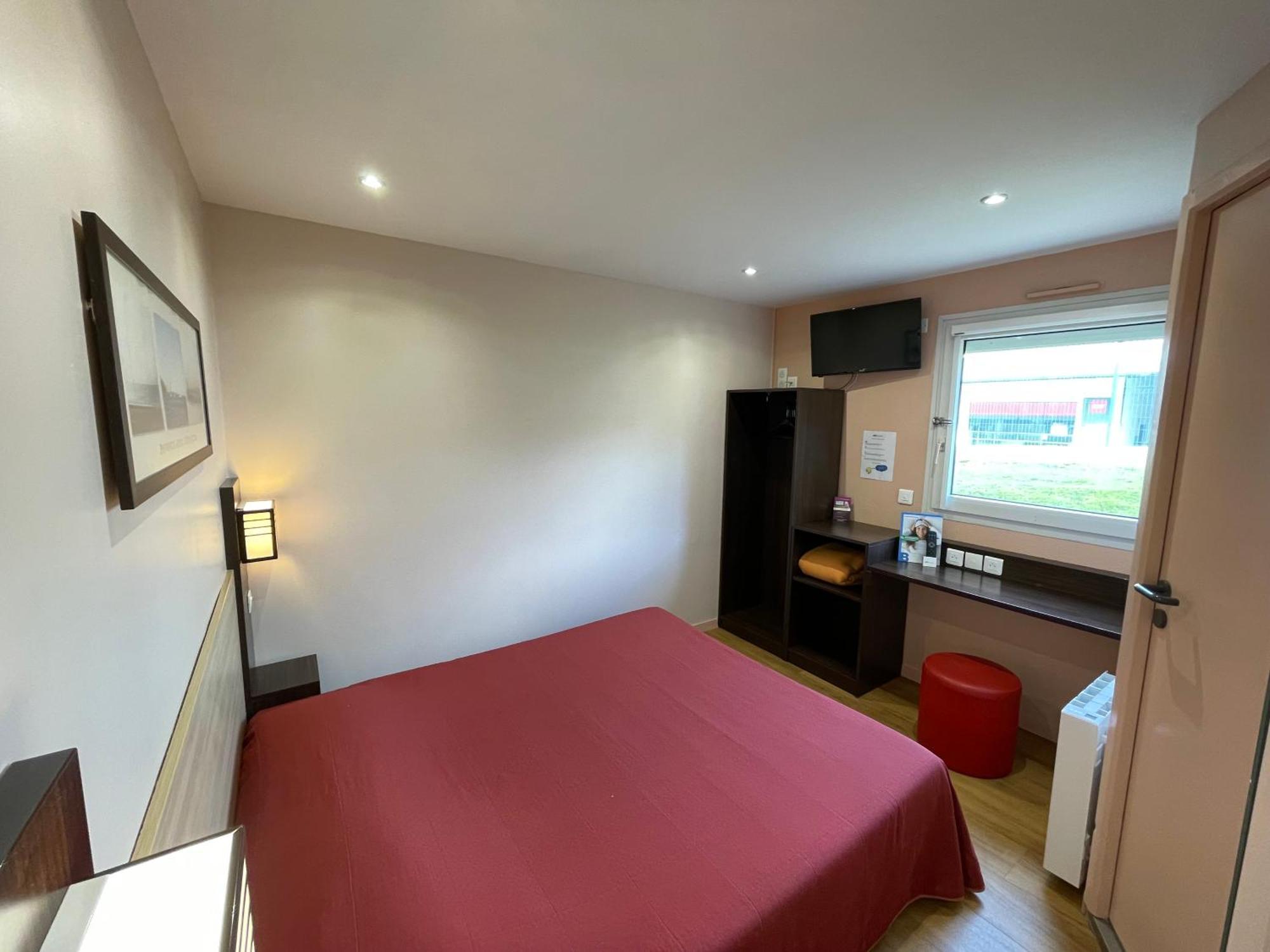 Brit Hotel St-Quentin/Nord Fayet  Exteriér fotografie