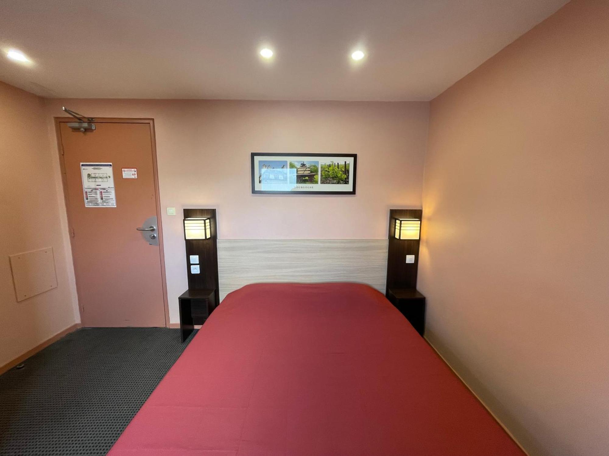 Brit Hotel St-Quentin/Nord Fayet  Exteriér fotografie
