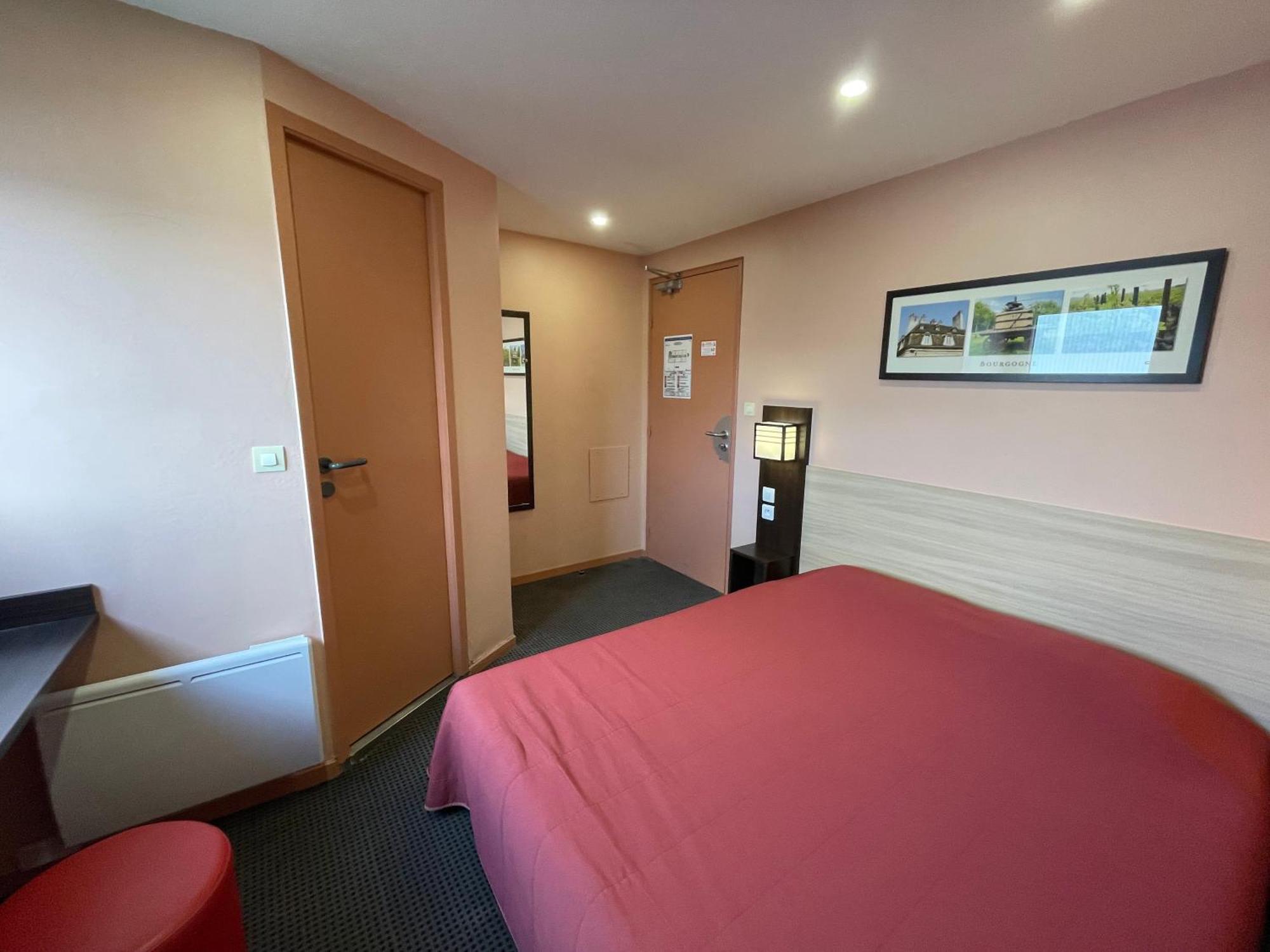 Brit Hotel St-Quentin/Nord Fayet  Exteriér fotografie